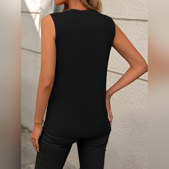Women's Round Neck Black Sleeveless Tank Top - Picture 3 of 5